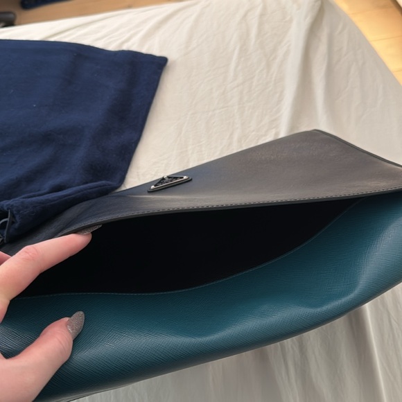 Prada - Picture 4 of 13